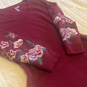 Embroidered sleeves tunic